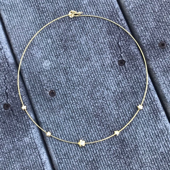 Avon Jewelry - ☀️ Structured Gold Flower Necklace